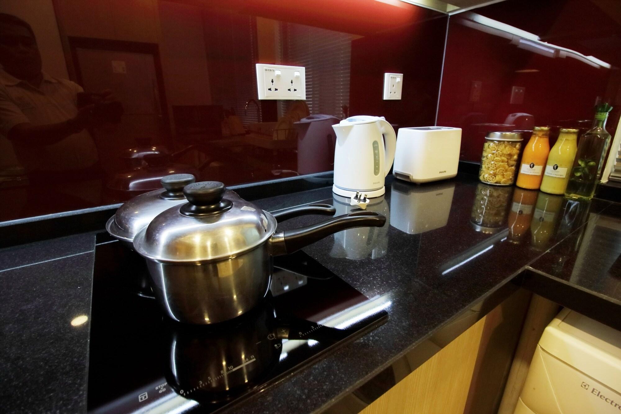 胡志明市萨默塞特酒店 外观 照片 A modern kitchen