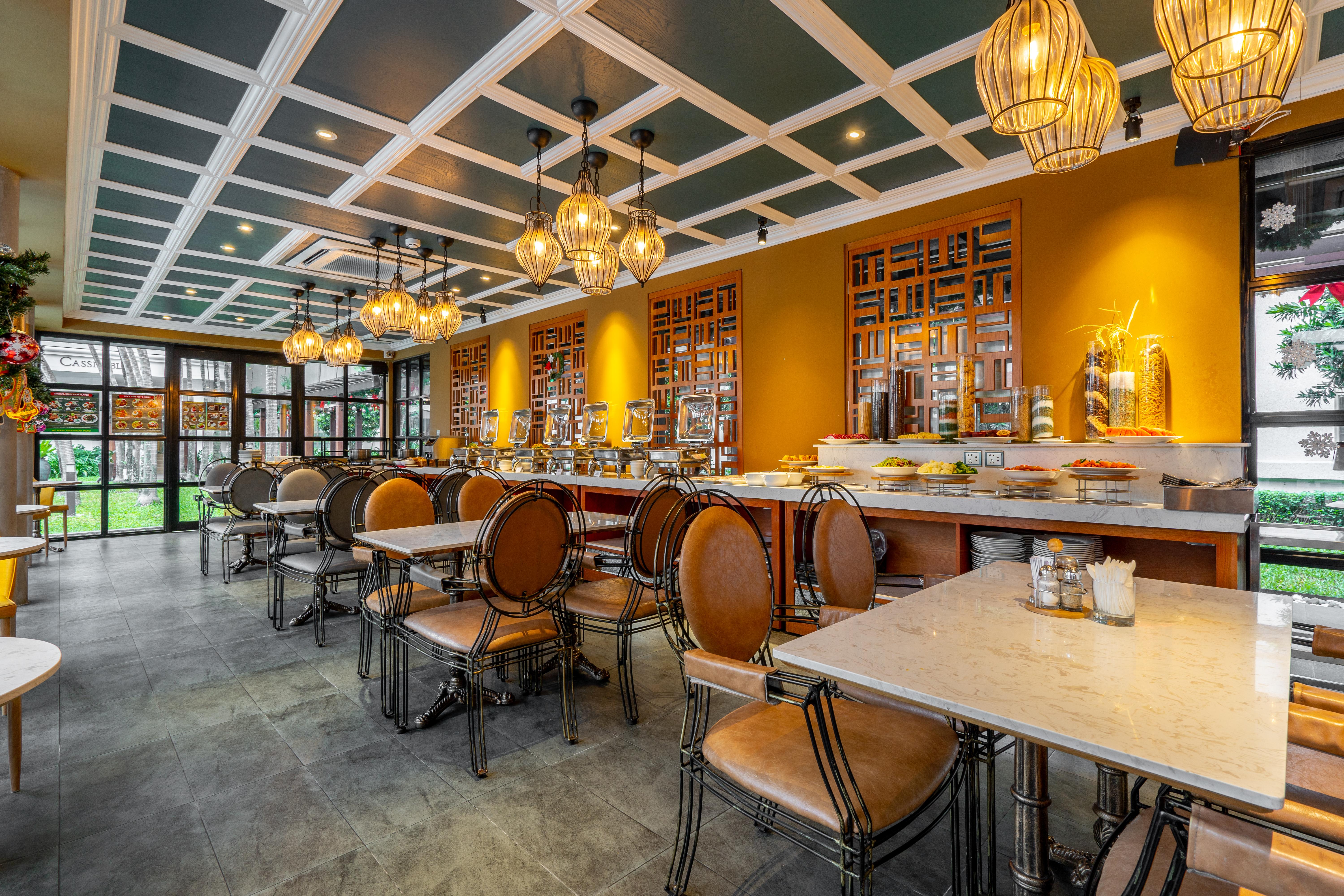胡志明市萨默塞特酒店 外观 照片 The interior of the restaurant
